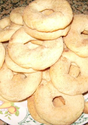 Una foto de Rollos de huevo y canela