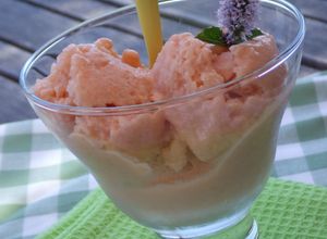 Una foto de Helado de melón cantalupo