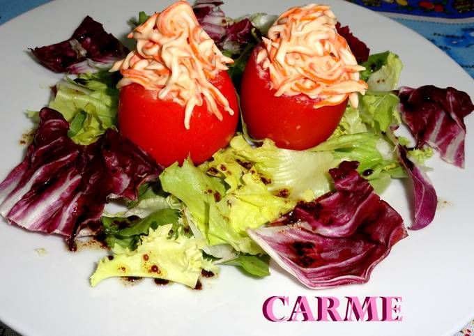 Foto principal de Tomates rellenos de rallado de mar con salsa rosa

