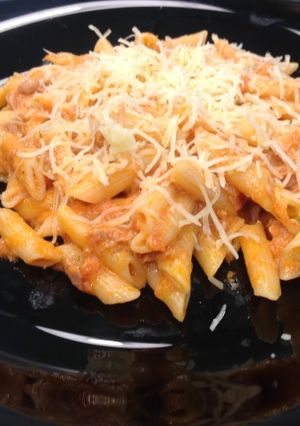 Una foto de Macarrones con atún muy fáciles