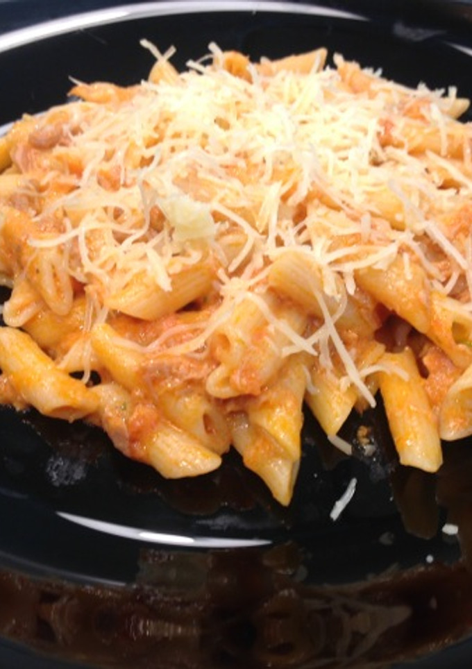 Una foto de Macarrones con atún muy fáciles