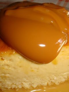 Una foto de Budín de coco y dulce de leche