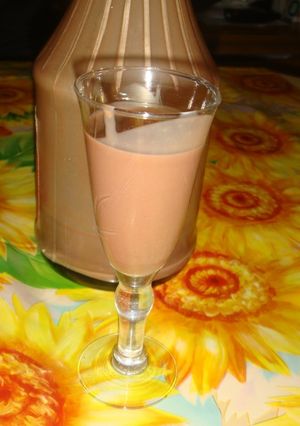Una foto de Licór de chocolate Super fácil