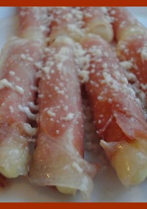 Una foto de Yemas de espárragos con jamón
