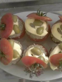 Una foto de Tomates rellenos la receta de mamá