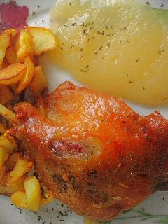 Una foto de Confit de pato con compota de manzana