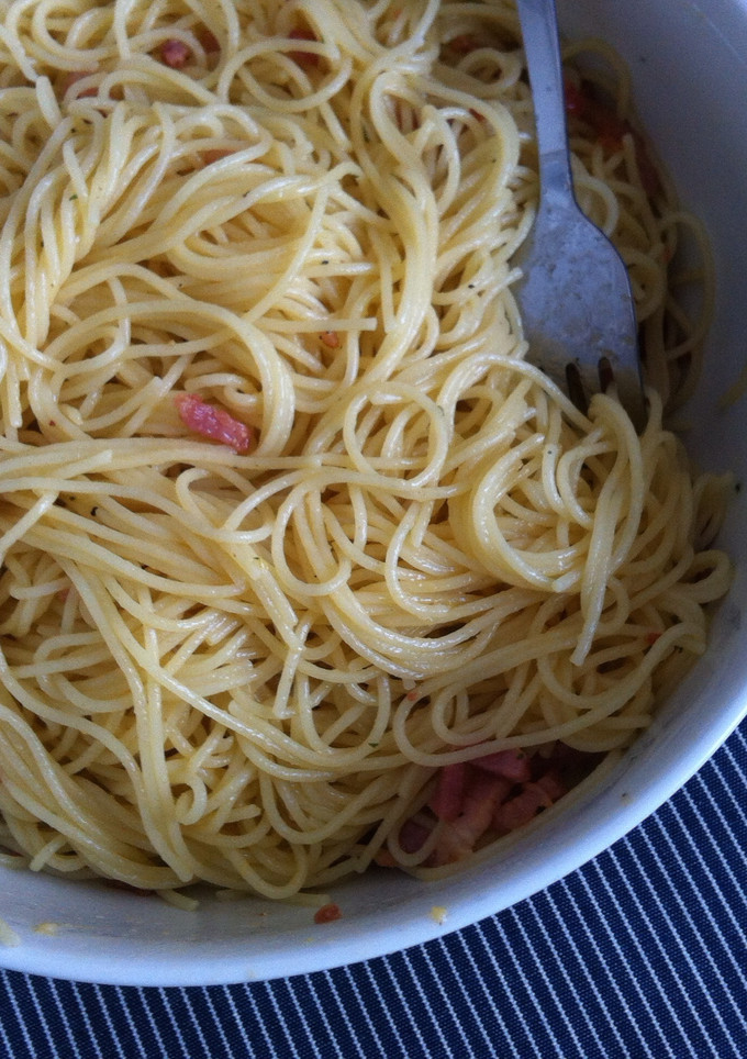 Una foto de Espaguetis con carbonara original