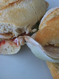 Una foto de Bocadillo de pollo vegetal