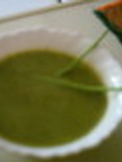 Una foto de Puré de calabacines, patatas y espinacas