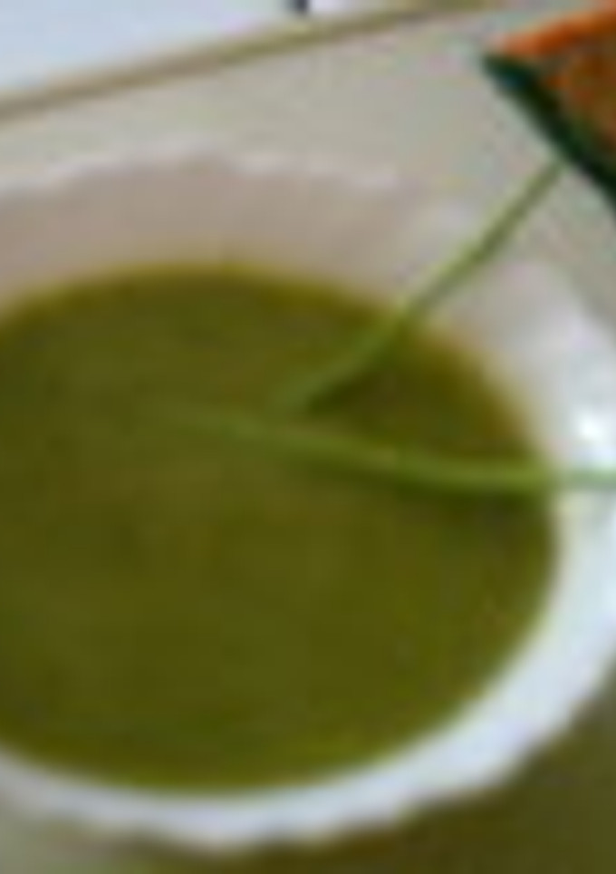 Una foto de Puré de calabacines, patatas y espinacas
