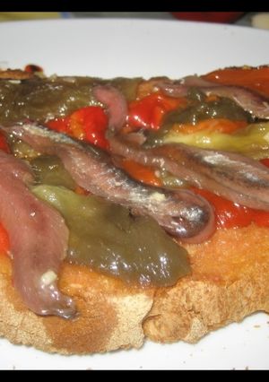 Una foto de Tosta fusión cántabrocatalana