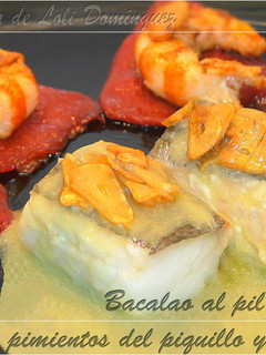 Una foto de Bacalao al pil pil con pimientos del piquillo y gambas