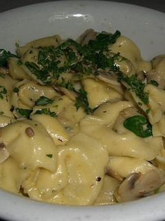Una foto de Tortellini a las hierbas