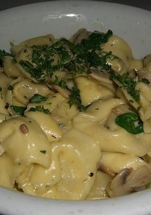 Una foto de Tortellini a las hierbas
