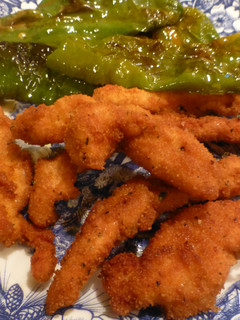 Una foto de Tiras de pollo adobadas, rebozadas y fritas