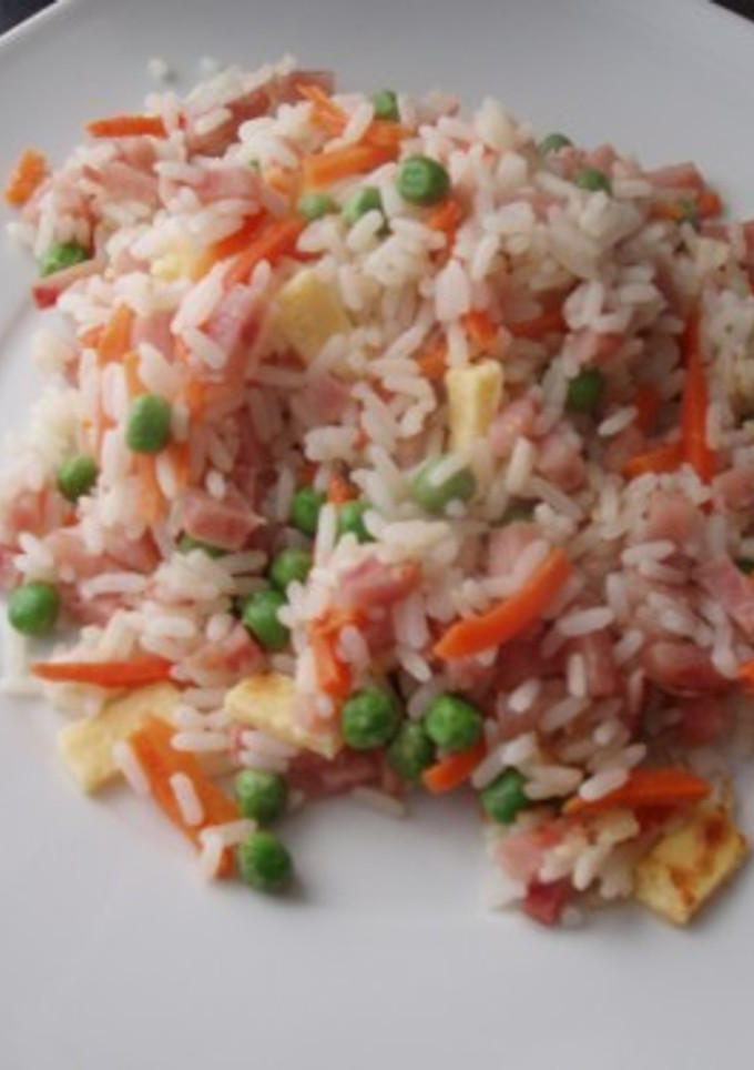 Una foto de Panceta con arroz y gambas