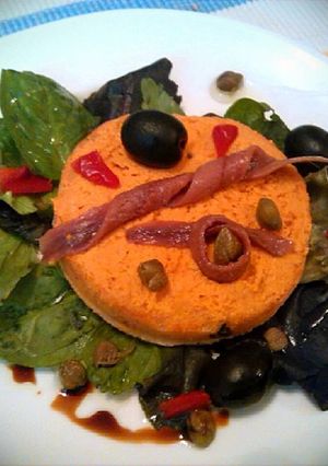Una foto de Mousse de escalibada con anchoas