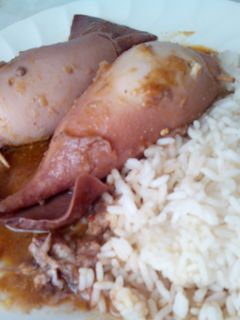 Una foto de Potas rellenas en salsa de cebolla