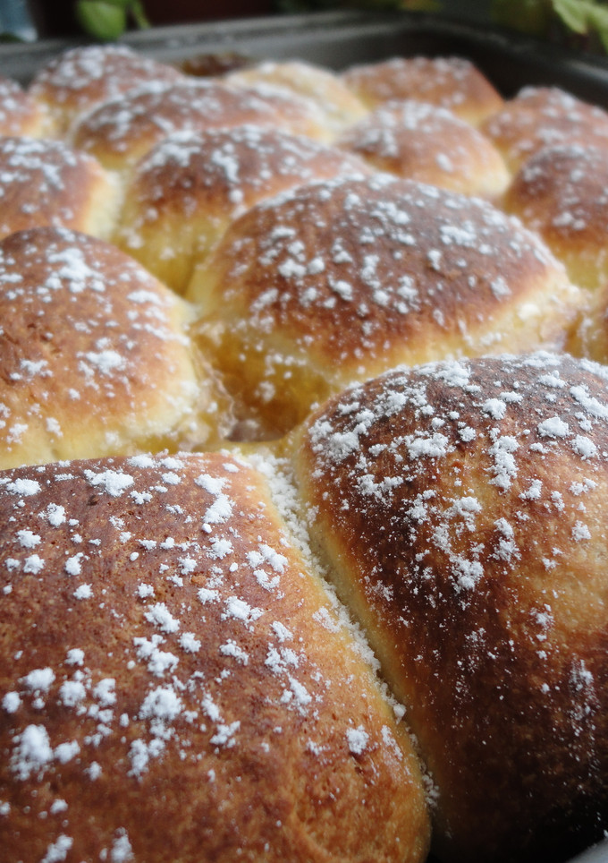 Una foto de Buchteln o pastelitos al horno