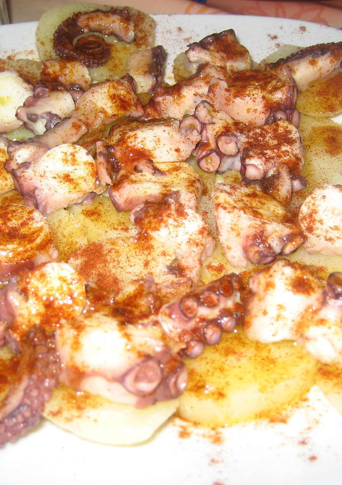 Una foto de Patatas con pulpo