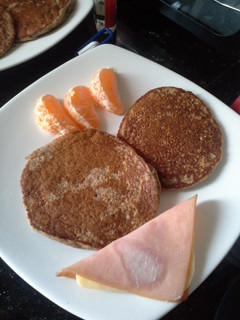 Una foto de Pancakes de avena, canela y linaza(o si deseas cambia linaza por banano/cambur)