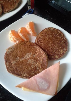 Una foto de Pancakes de avena, canela y linaza(o si deseas cambia linaza por banano/cambur)