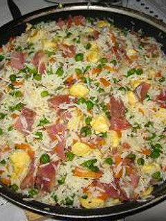 Una foto de Arroz tres delicias