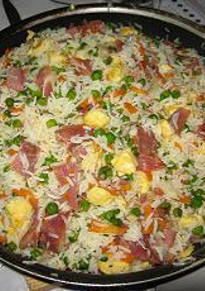 Una foto de Arroz tres delicias