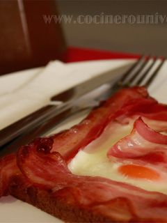 Una foto de Huevos con bacon