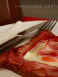 Una foto de Huevos con bacon