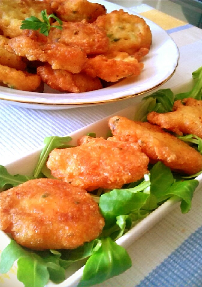 Una foto de Buñuelos de bacalao, ajo y perejil