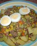 Habas guisadas con verduras y carne