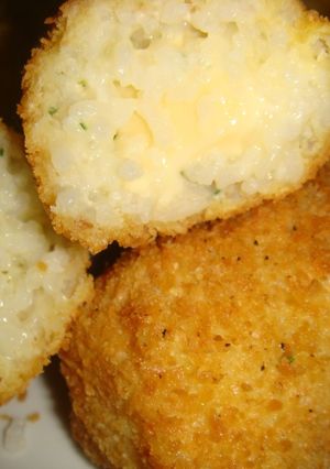 Una foto de Croquetas de arroz y mozzarella