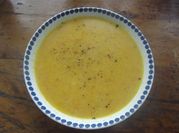 Una foto de sopa de verduras