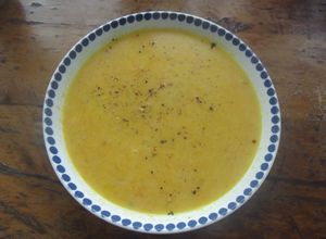 Una foto de Sopa de zapallo al estilo Thai