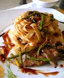 Tallarines con ternera en salsa de ostras