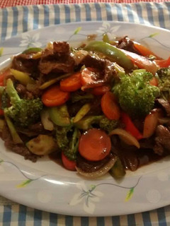 Una foto de Lomito con vegetales al estilo chino