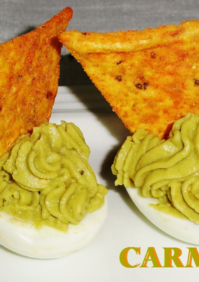 Una foto de Huevos cocidos rellenos de guacamole