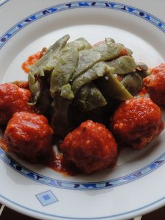 Foto principal de Albóndigas de salchicha en salsa de pimiento y tomate