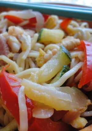 Una foto de Chow mein noodles