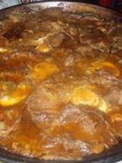 Una foto de Churrasquitos de chancho con tuco y huevos al disco