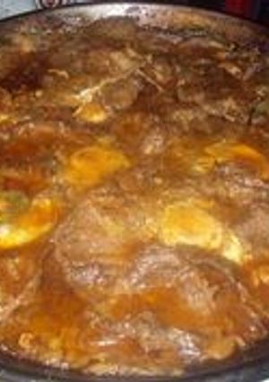 Una foto de Churrasquitos de chancho con tuco y huevos al disco