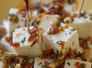Una foto de Queso panela marinado