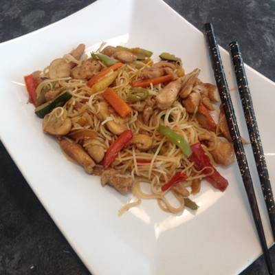 Vulgaridad Hazme versus Fideos chinos con pollo y verduras Receta de elfornerdealella- Cookpad