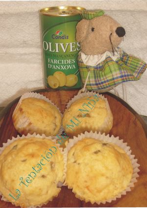Una foto de Muffins de queso y olivas