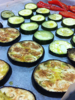 Una foto de Preparar verduras asadas