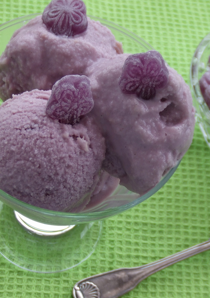 Una foto de Helado de violeta