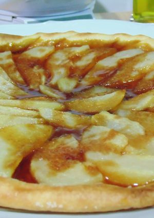 Una foto de Tarta de pera con caramelo