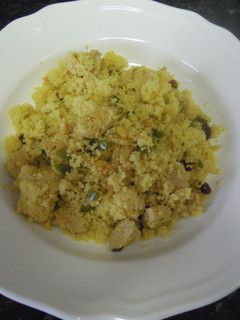 Una foto de Cous cous con pollo