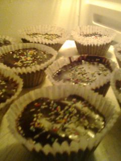 Una foto de Bizcochitos de chocolate con ganache de chocolate